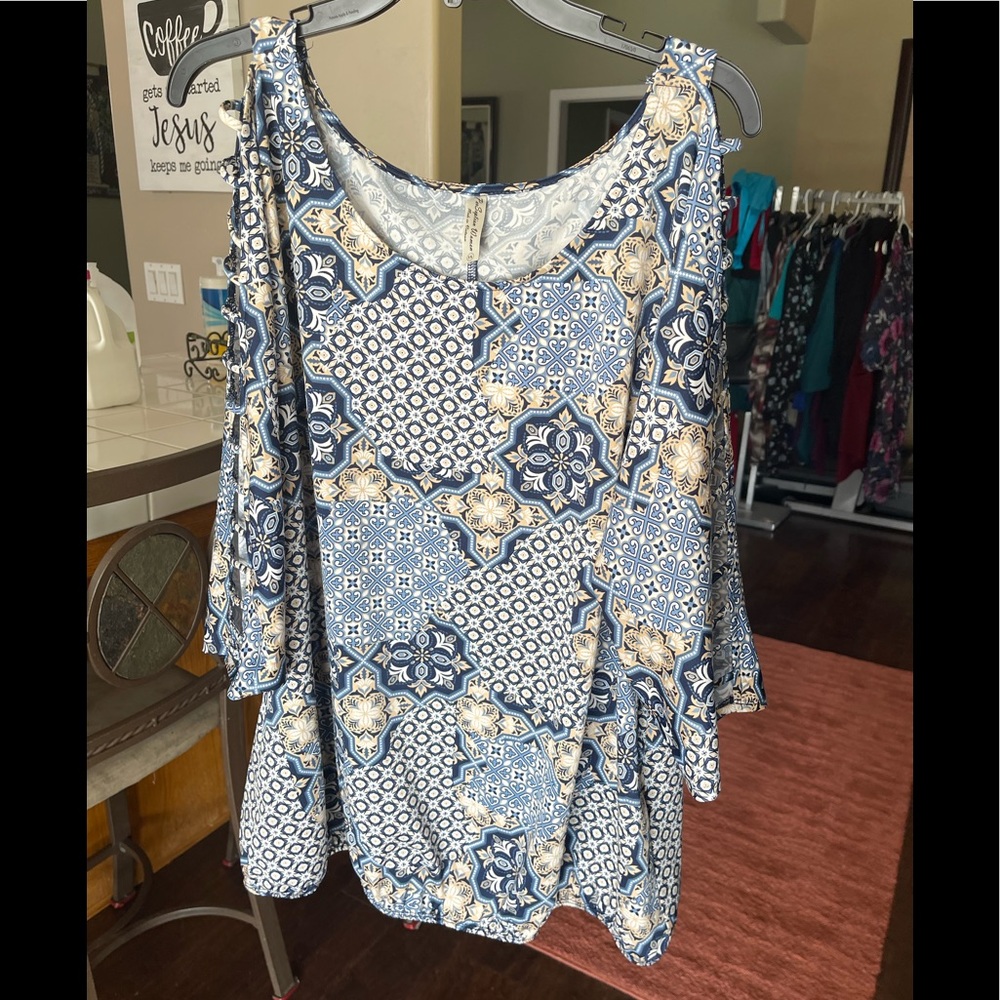 Plus Size Blouses, All 3 for 1 price price of $10, sz 2x/3x